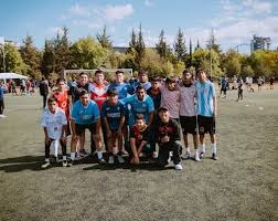 大谷翔平在 2023 年对阵捷克队后的致敬举动，让其个人形象在欧洲迅速走红